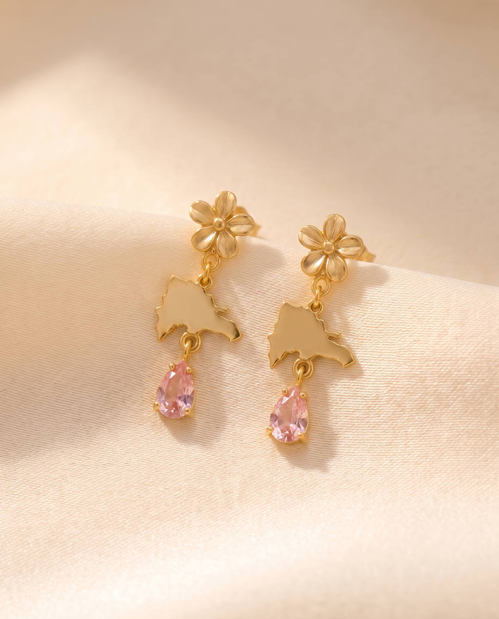 La Isla Charm Earrings 🇩🇴